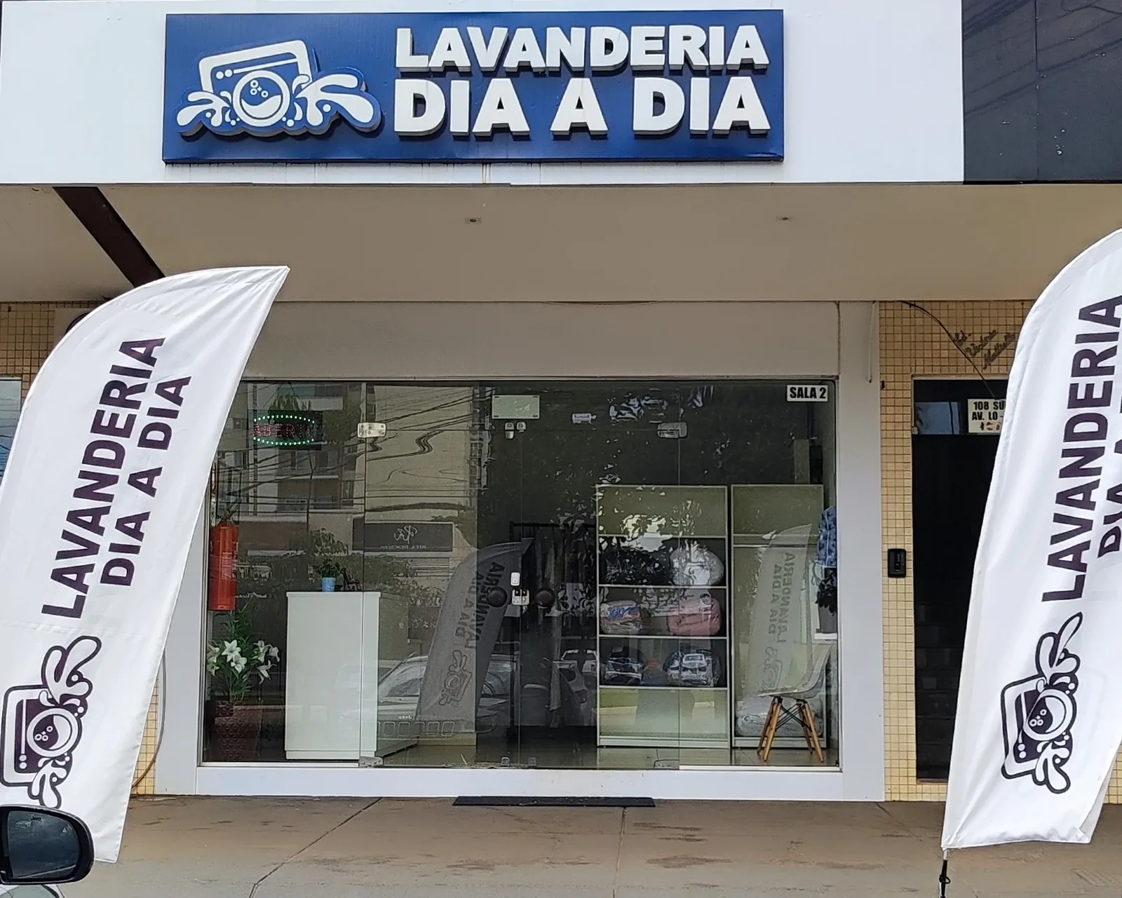 Fachada da Lavanderia Dia a Dia em Palmas, com a placa LAVANDERIA DIA A DIA visível